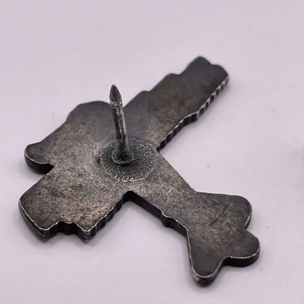 IRON CROSS WORLD WAR 1 FOKKER‎ TRI-PLANE RED PIN PINBACK SILVER TONE METAL VTG